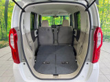 ラゲッジルームは、大容量のスペースを確保。普段のお買い物からレジャーまで、幅広く活躍してくれます!また、リアシートを倒すことでバリエーション豊かにお使いいただけます。