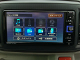 【ナビゲーション】ダイハツ純正ナビNMZK-W70Dを装備しています。AM/FM/CD・DVD再生/Bluetoothオーディオ/フルセグTVがご利用いただけます