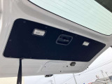 バックドアにはランプがついているので、夜間に車いすや、荷物を積み下ろしする際も視覚を確保できます。