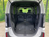 後席を格納すると、これだけの広さが!シーンに合わせたシートアレンジで、大きな荷物も積むことが出来ます♪