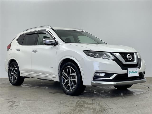 エクストレイル 2.0 モード・プレミア ハイブリッド 4WD 本革シート