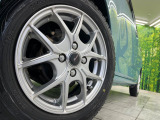 【14インチアルミホイール】外観にマッチしたアルミホイールを装着しております。各種アルミホイールや、スタッドレスタイヤも取扱いしております。是非ご相談ください♪