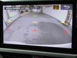 バックガイドモニターで、後方を確認しながら安心して駐車することができます。運転初心者も熟練者も必須の機能ですよ!
