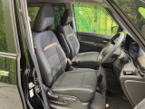 運転席シート廻りは使用感も少なく、良好な状態となっています。丁寧に使われていたことがよくわかりますね。