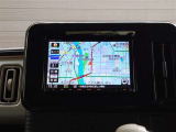 ナビを装備。タッチパネル式で使いやすく、お出かけもラクラクです。