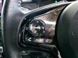 ハンドルにオーディオの操作スイッチが装備されています!視線を前方から外さずハンドルから手を離さずに操作できるのでとっても安全ですね♪