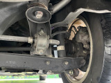 お車を安心してお乗りいただく為には、足回りの定期点検が欠かせません。サービスサポート(有償保証)では無料点検もご提供しており、安心のカーライフをお過ごしいただけるサポート体制が整っています。