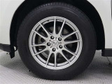 社外品の17インチアルミホイールを装着しています。タイヤサイズ225/65R17