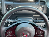 運転席の手元でシフトアップシフトダウンの操作が可能なパドルシフトを装備しています♪