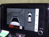 【フロントカメラ】運転席に座った状態で死角になりやすいクルマの前の様子まで確認でき安全ですね♪