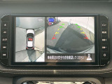 アラウンドビューモニターは4方のカメラで真上から車を見たようにモニターで確認ができる日産の自慢の装備です。是非実際の車で体感してみてください。