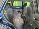 後部座席も気になるようなキズ・汚れやへたり等、大きなダメージはなく、良好な状態です。