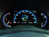 とっても見やすいメーターです。夜間時はラグジュアリーな気分にさせてくれる照明が魅力ですので、夜のドライブも楽しみになりますよ♪
