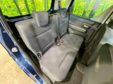 後部座席も気になるようなキズ・汚れやへたり等、大きなダメージはなく、良好な状態です。