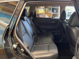 後部座席も気になるようなキズ・汚れやへたり等、大きなダメージはなく、良好な状態です。
