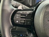 ステアリングにオーディオ操作スイッチが付いています。オーディオ画面に直接タッチしなくても操作が出来ますので、運転に集中できます。