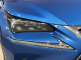LEDヘッドライトは、点灯の瞬間から最大光量を発揮し、突然暗くなるトンネルなどでの安定感を高めます。