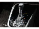扱いやすい位置に配置されたフロアオートマチックです☆CVTを採用で滑らかでスムーズな走りが楽しめますよ♪