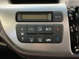 オートエアコン付きです!お好みの温度をセットするだけでエアコンの風量などを自動でコントロール。快適な車内でお過ごしいただけます。
