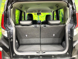 普段のお買い物や通勤、送迎等に十分な荷室スペースを確保しております。セカンドシートを倒すと、大きな荷物の積載も可能です♪