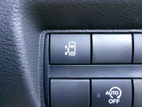 左側オートスライドドアです。運転席からでもスイッチひとつで開閉できるので、便利ですよ