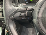ステアリングにオーディオ操作スイッチが付いています。オーディオ画面に直接タッチしなくても操作が出来ますので、運転に集中できます。