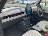 車両の状態や装備などご不明な点がございましたらお気軽に問い合わせ下さい。 弊社セールスコンサルタントが親切丁寧にご対応させていただきます。お問合せは電話(0078-6002-621052)かメールにてご相談下さい。