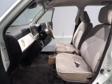 フロントシートには、シートヒーターが付いています。冬のドライブもあったかシートが優しくあなたを包んでくれます☆ドライブが快適に楽しめそうですね。