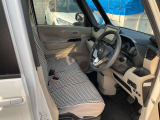 運転席まわりは、使用感も少なく良好な状態です。