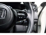 Hondaセンシングの機能のひとつ、アダプティブクルーズコントロール付!アクセルから足を離しても設定したスピードと前車との車間を保ち走行してくれます!車線維持もアシスト☆高速道路で疲労軽減ですね☆