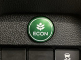 ★ECONスイッチ★ エコドライブを加速しよう!スイッチをONにすると、運転の仕方によるロスを抑え込み燃費をよくするようクルマが頑張ります(*^ー^*)燃費向上にチャレンジ♪