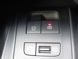 電動パーキングやドライブモードの切り替えスイッチです!