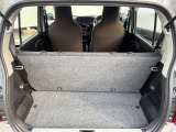 日常の使用に十分な広さの荷室です♪簡単な操作でシートアレンジもできます♪