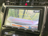 【バックカメラ】駐車時に後方がリアルタイム映像で確認できます。大型商業施設や立体駐車場での駐車時や、夜間のバック時に大活躍!運転スキルに関わらず、今や必須となった装備のひとつです!