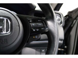 Hondaセンシングの機能のひとつ、アダプティブクルーズコントロール付!アクセルから足を離しても設定したスピードと前車との車間を保ち走行してくれます!車線維持もアシスト☆高速道路で疲労軽減ですね☆