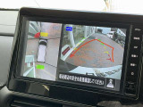 大画面9インチナビでクルマを上空から見下ろしているかのように、状況を把握できます。ハンドルを回転させると、車の動きが確認できたり、センサーの反応する位置が見えたりするのもとても便利ですね!!