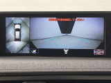 パノラミックビューモニター(シースルービュー機能つき)愛車を上から眺めた映像をナビ画面に表示いたします。メーカーオプション品につき後付けできません。