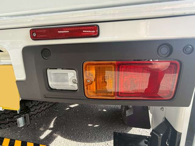 ダイハツ ハイゼットトラック 垂直式テールリフト 4WD の中古車詳細