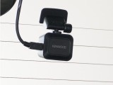 この車にはリアにもドライブレコーダーを装備しております◆映像・音声などを記録する自動車用の装置です。 もしもの事故の際の記録はもちろん、旅行の際の思い出としてドライブの映像を楽しむことができます。