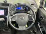 ステアリングも使用感が少なく、きれいな状態となっております♪