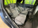 後部座席も気になるようなキズ・汚れやへたり等、大きなダメージはなく、良好な状態です。