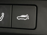 【パワーバックドア】スマートキーや運転席のボタンを押すだけでリアゲートが自動で開閉します!荷物を持っている時や、高い位置にあるバックドアを閉める際に便利な機能です♪