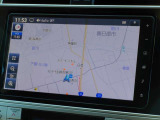 純正ナビを装備。タッチパネル式で使いやすく、お出かけもラクラクです。