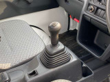 5速マニュアルシフトになります。