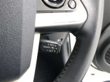 レーダークルーズコントロール(全車速追従機能付)付きです。車速に応じて追従支援してくれるので、ロングドライブも快適です。詳細は販売店スタッフまでおたずねください。