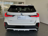 BMWエフィシエントライトウェイト 適切な素材を適切な部位にをコンセプトに基づき設定された軽量構造で重量の軽減し剛性を高め、卓越した俊敏性を可能にします。