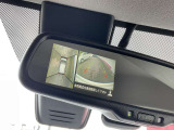 ルームミラーでアラウンドビューモニターの画像が確認出来ます。
