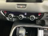 運転席/助手席シートヒーターで寒い日もすぐに温かくなり快適に過ごせます。3段階の温度調整が可能です