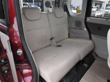 【リアシート】後ろの席も余裕ある座り心地です!