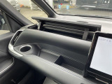 前席の収納スペースも十分ございます!常備しておきたいものを収納できるのは便利ですね!